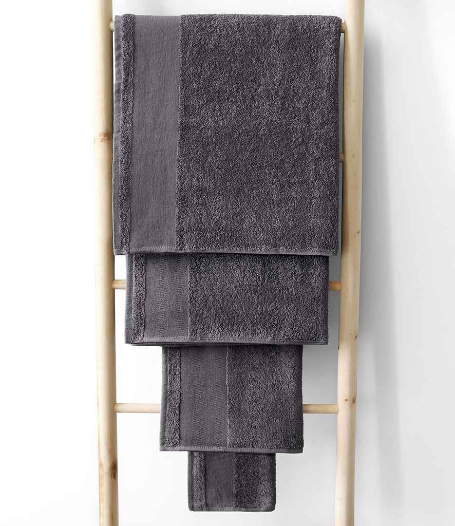 SOL'S Island 50 Hand Towel in Dark Grey, front view