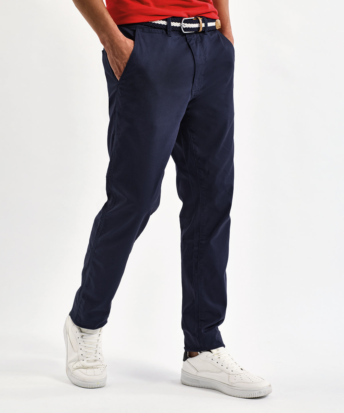 Asquith & Fox Men’s ultimate chinos, lifestyle photo