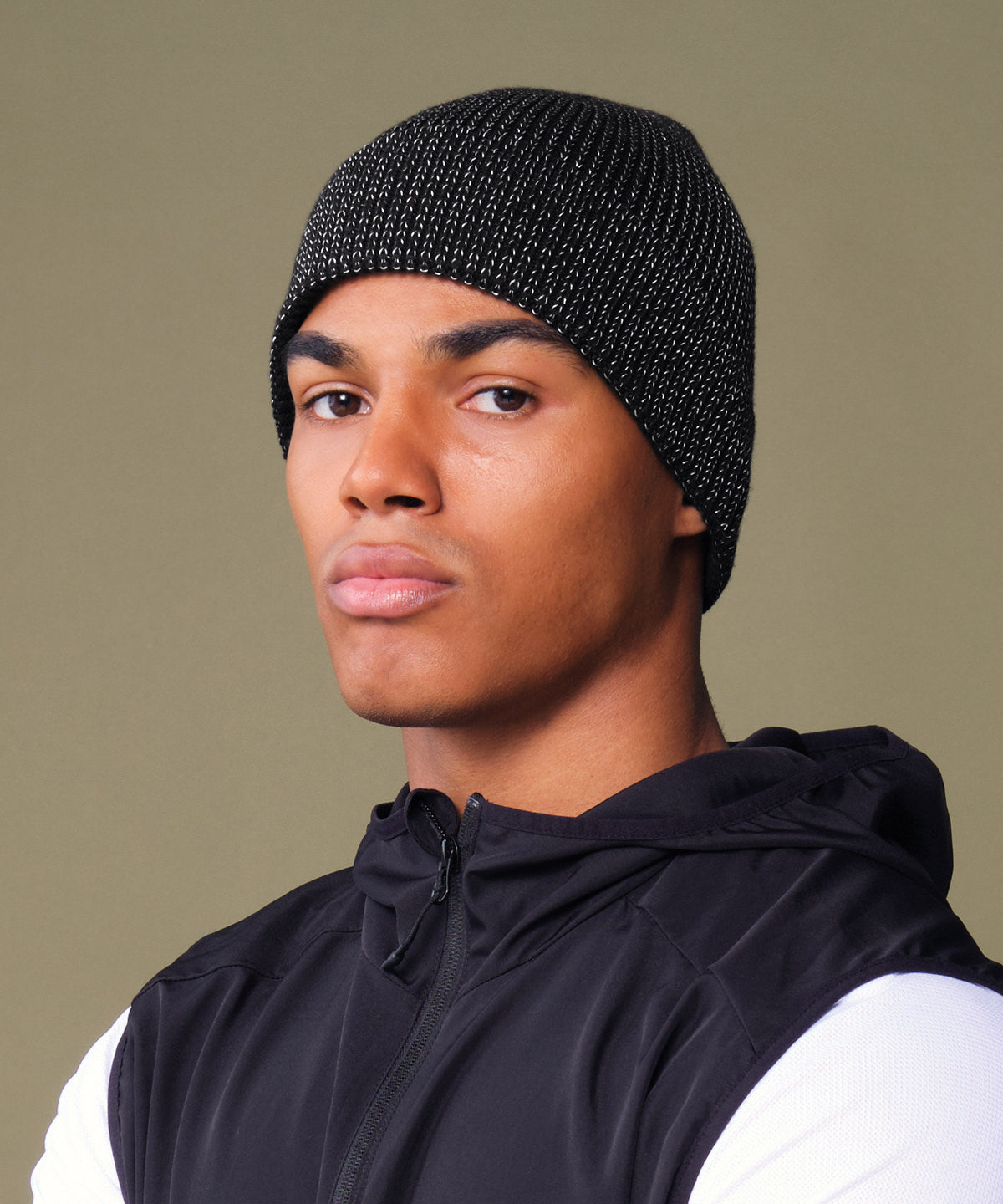 Beechfield Streetlite reflective beanie, lifestyle photo