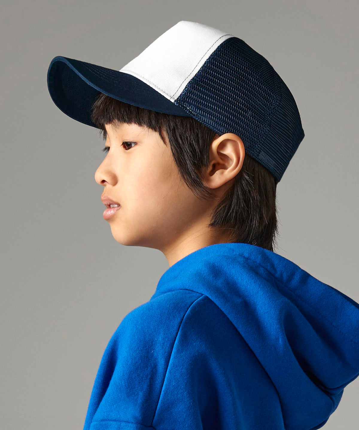 Beechfield Junior snapback trucker, lifestyle photo