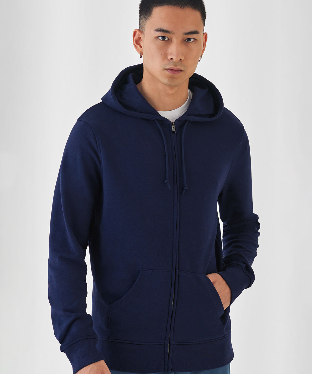 B&C Collection B&C Inspire Zipped Hood, lifestyle photo