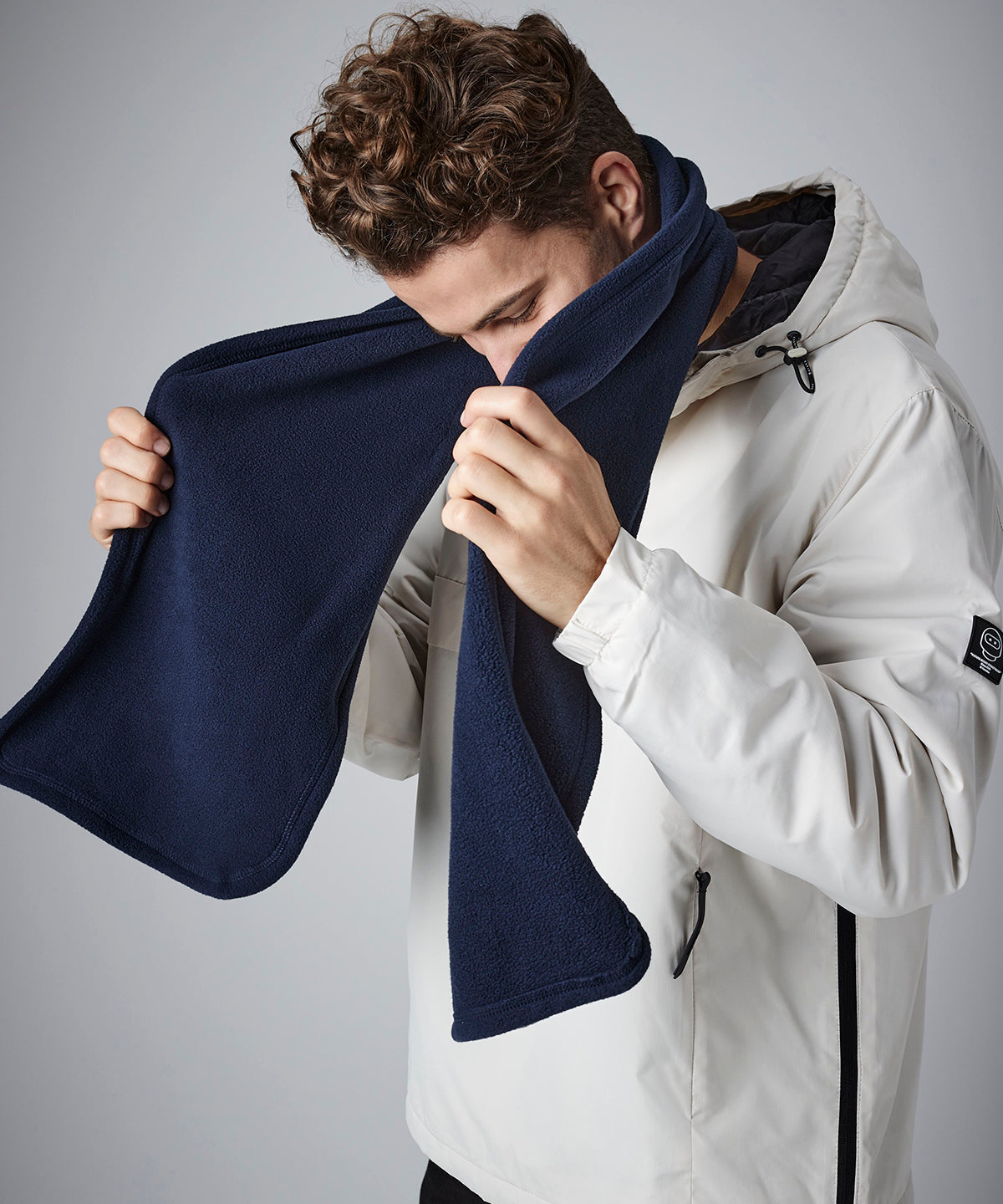 Beechfield Suprafleece Geneva scarf, lifestyle photo