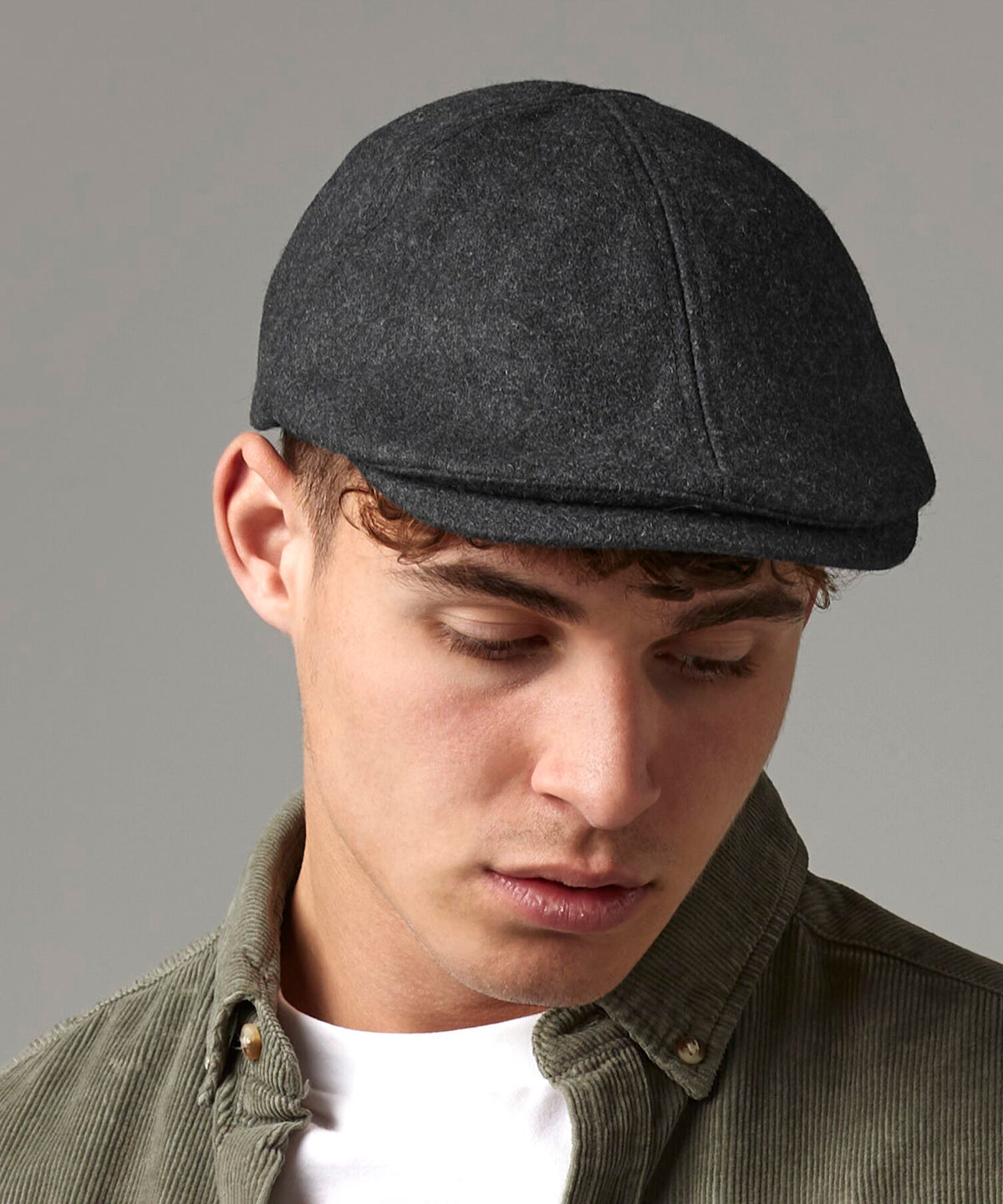 Beechfield Melton wool ivy cap in Charcoal Marl, lifestyle photo