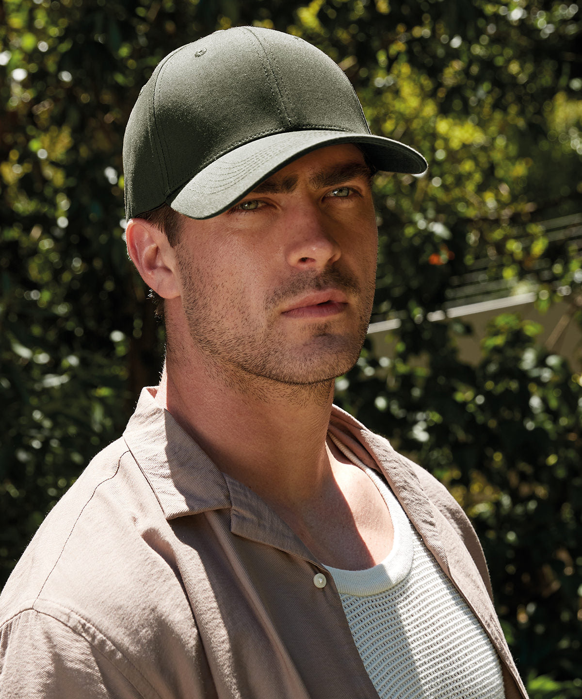 Beechfield EarthAware organic cotton stretch-fit cap, lifestyle photo