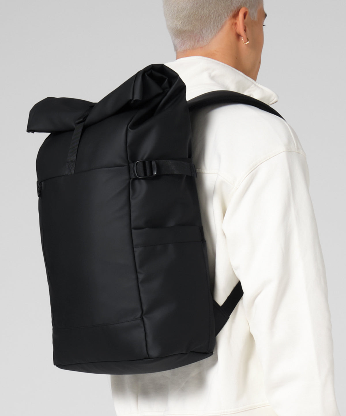 Bagbase Everyday carry 25 litre roll-top backpack, lifestyle photo