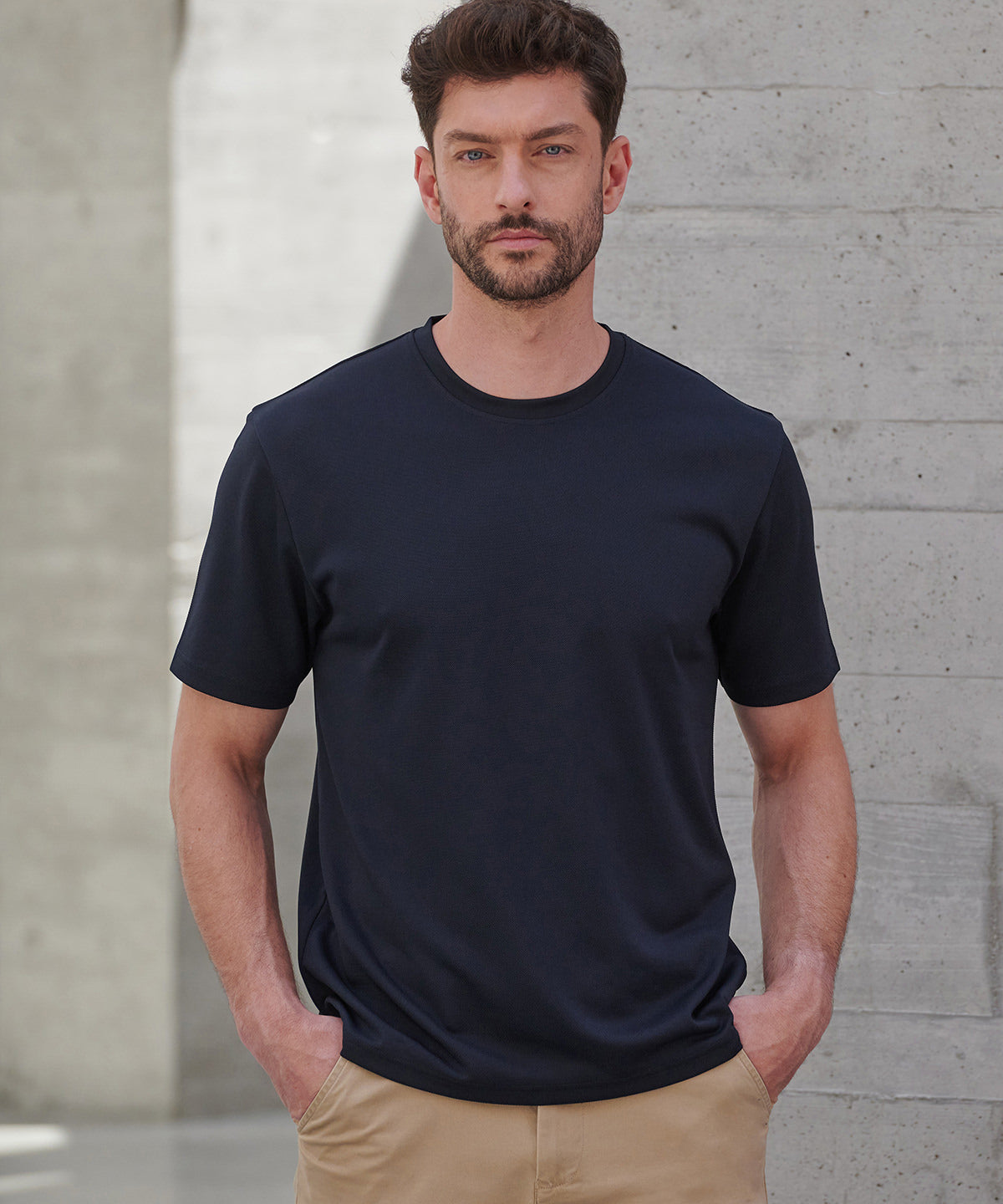 Henbury Coolplus wicking t-shirt, lifestyle photo