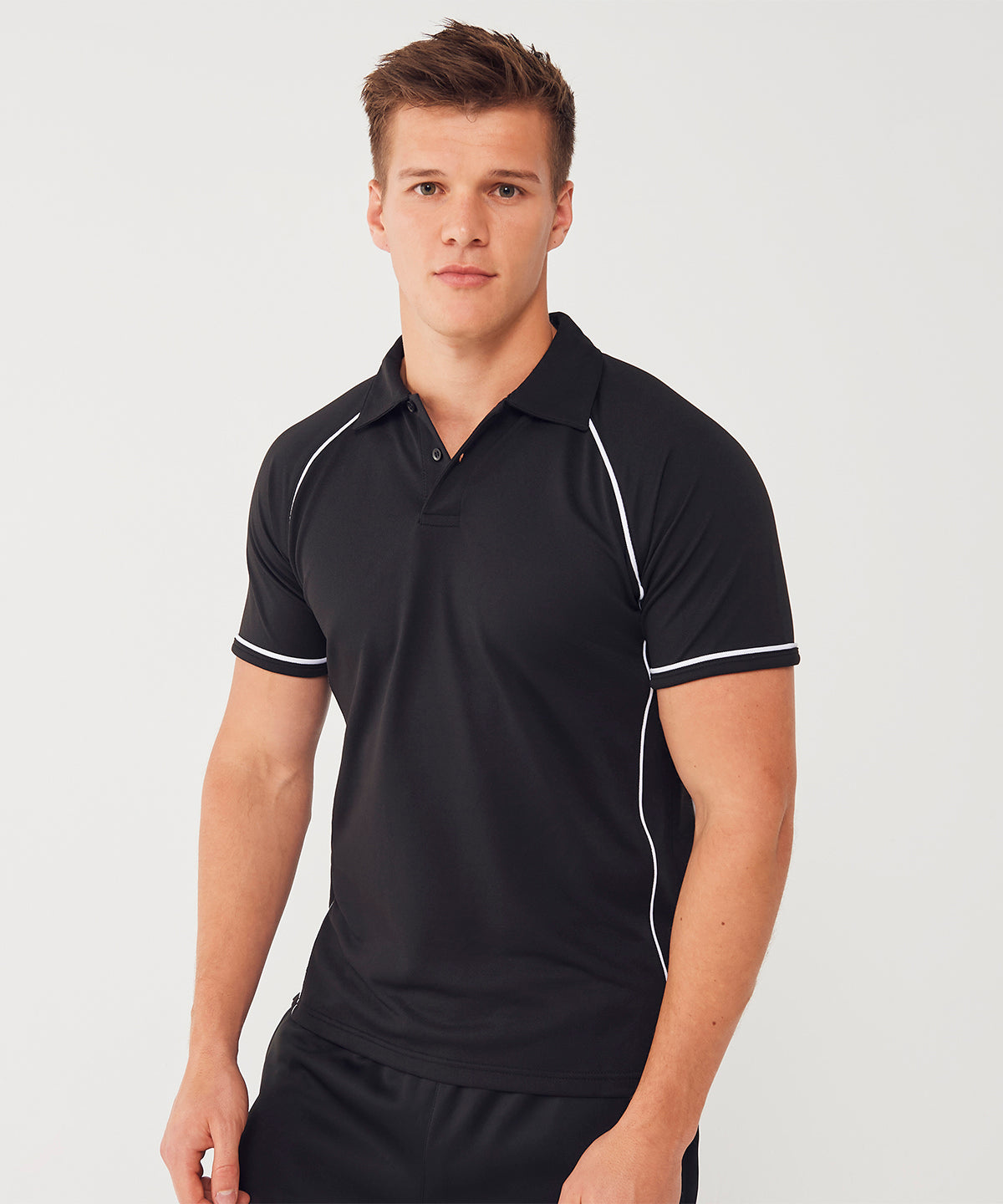 Finden & Hales Piped performance polo, lifestyle photo