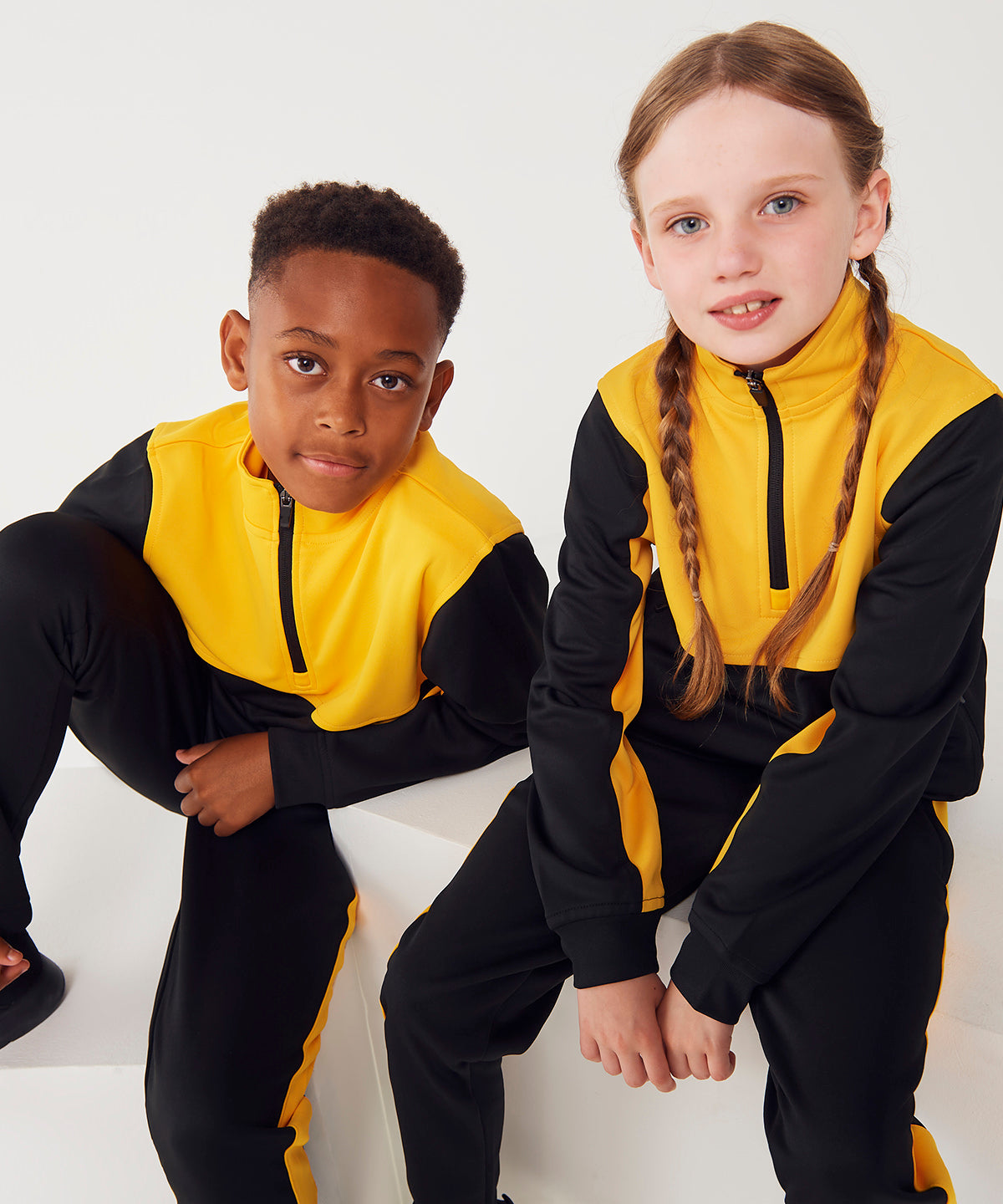 Finden & Hales Kids ¼-tracksuit top, lifestyle photo