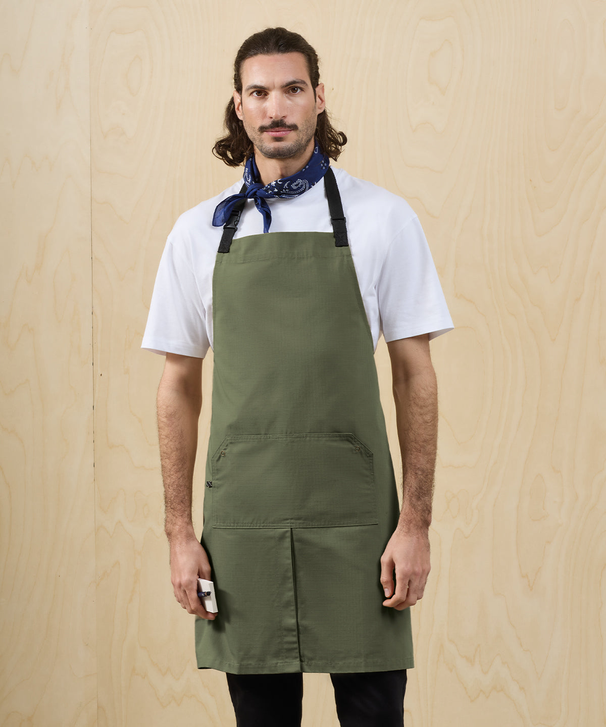 Premier ‘Utility 2.0’ ripstop apron, lifestyle photo