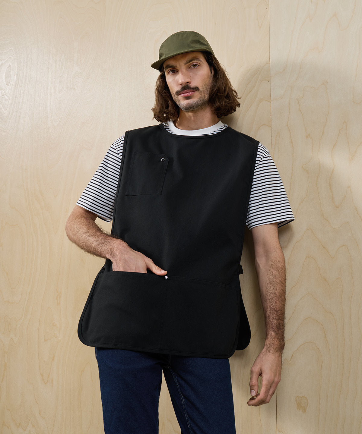 Premier ‘Utility 2.0’ vest apron, lifestyle photo