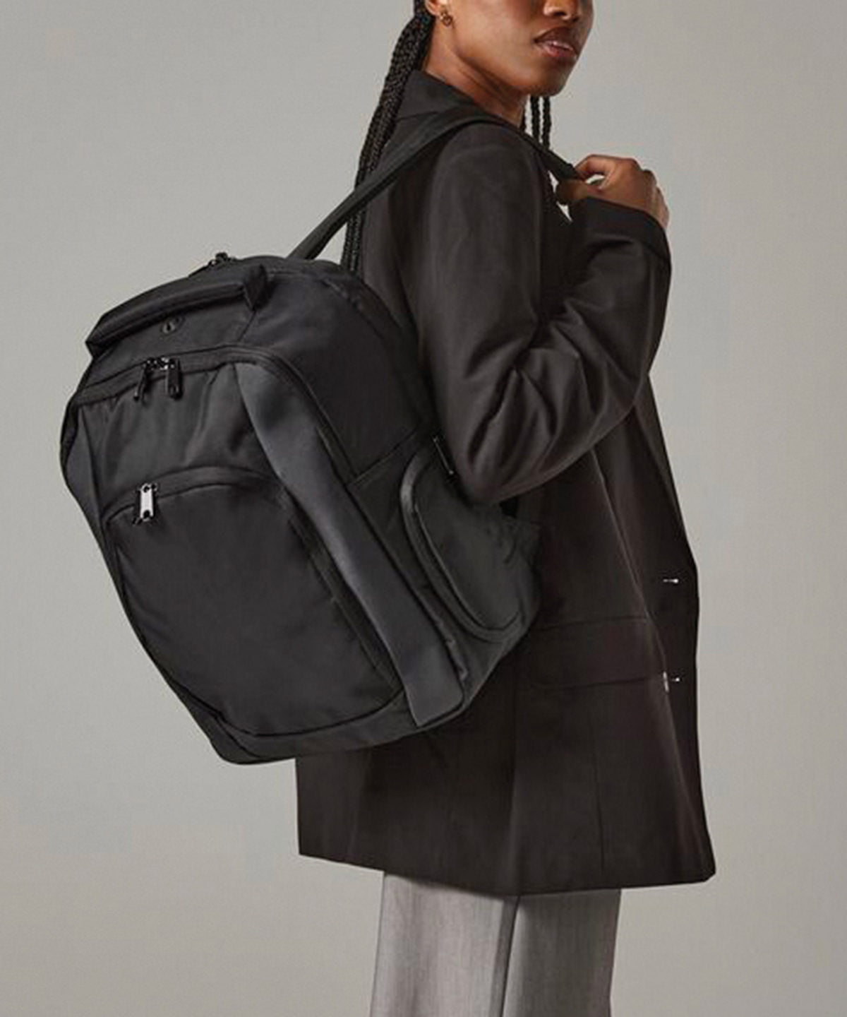 Quadra Tungsten laptop backpack in Black/Dark Graphite, lifestyle photo