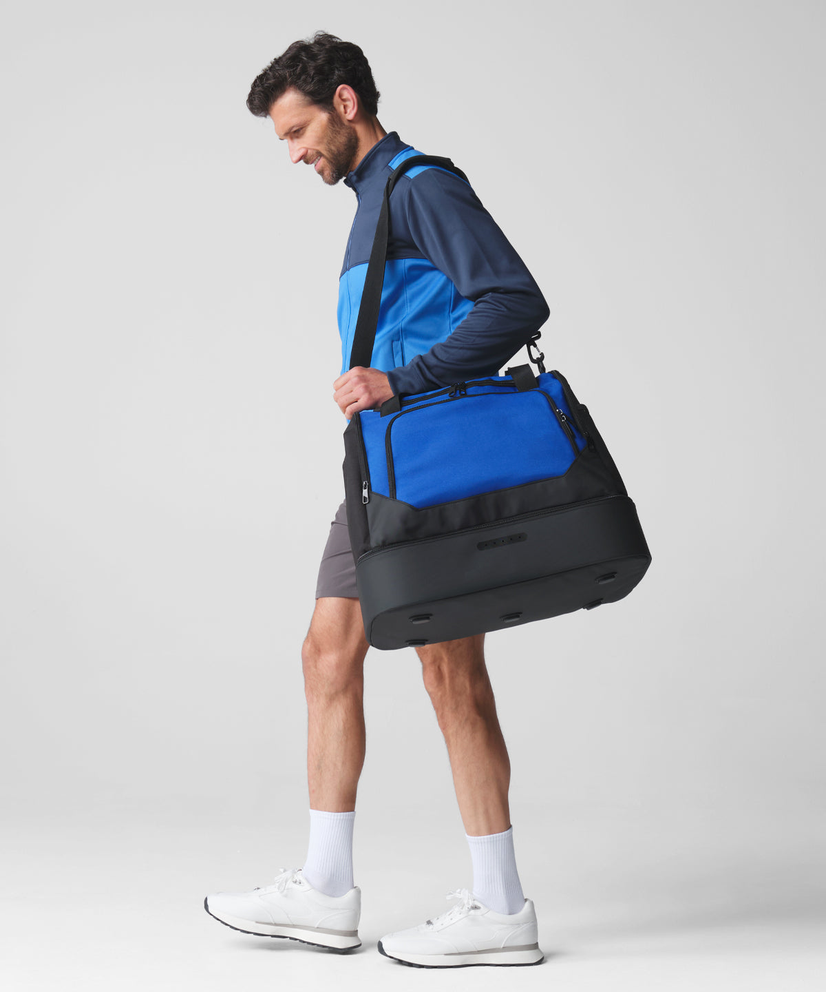 Quadra Pro team small hardbase holdall, lifestyle photo