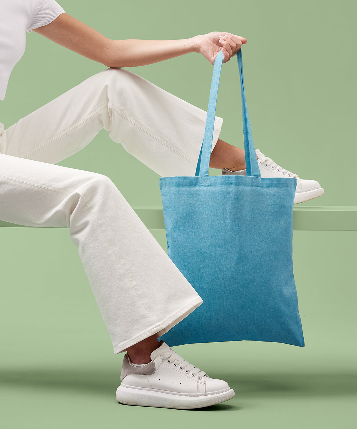 Nutshell Recycled cotton shopper long handle, lifestyle photo