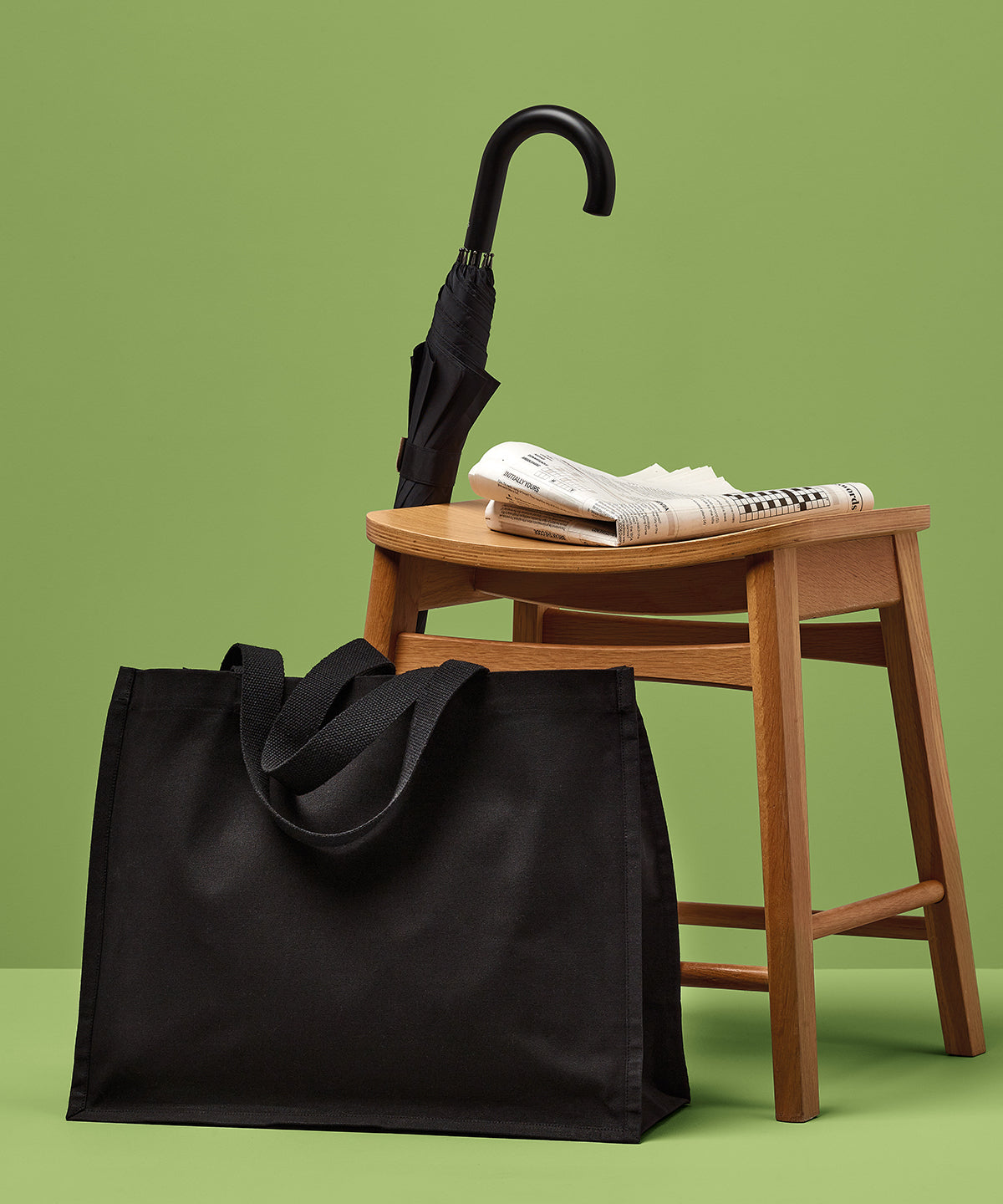 Nutshell Recycled premium canvas stand-up shopper, lifestyle photo