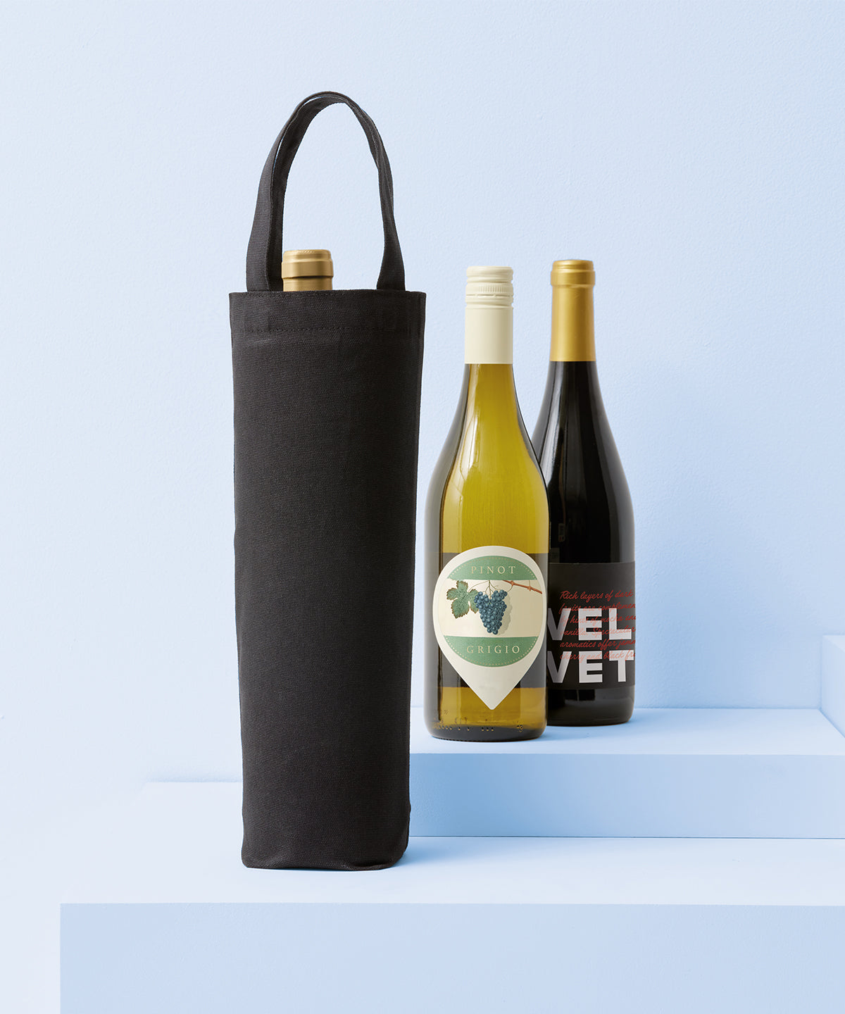 Nutshell Recycled premium canvas bottle bag, lifestyle photo