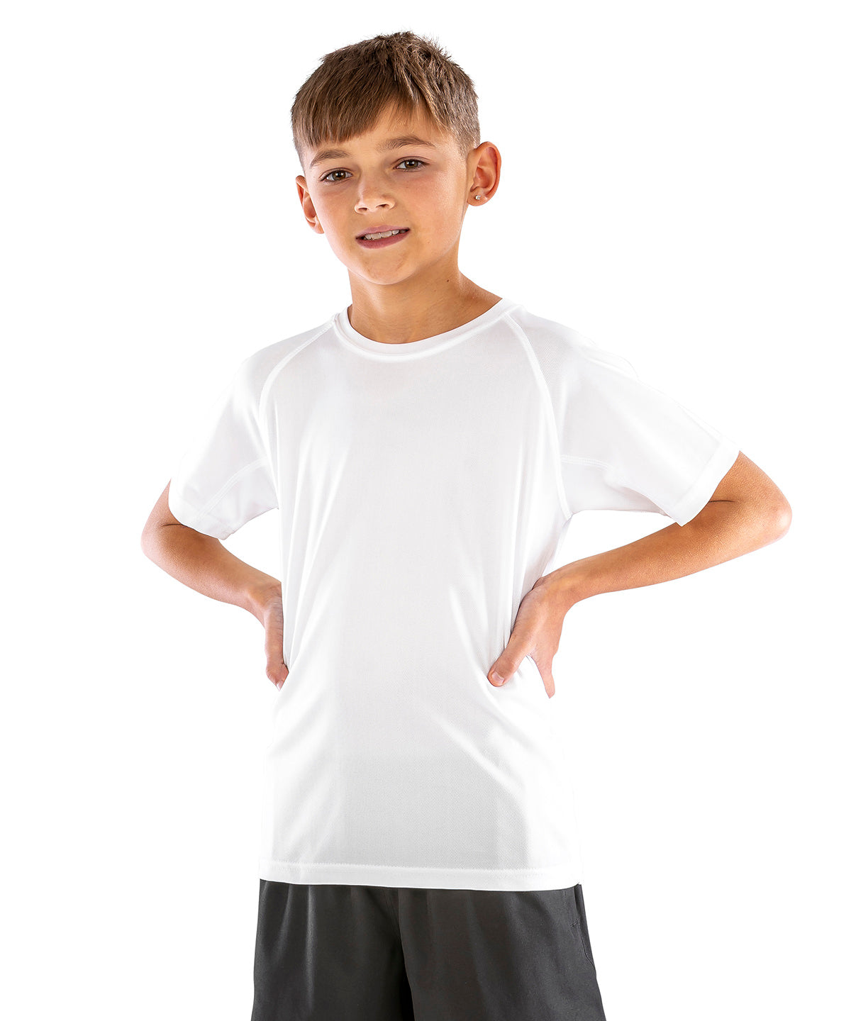 Spiro Junior performance aircool tee, lifestyle photo