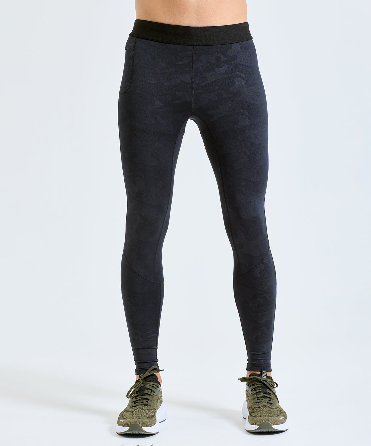 TriDri Men's training leggings in Black Camo, lifestyle photo