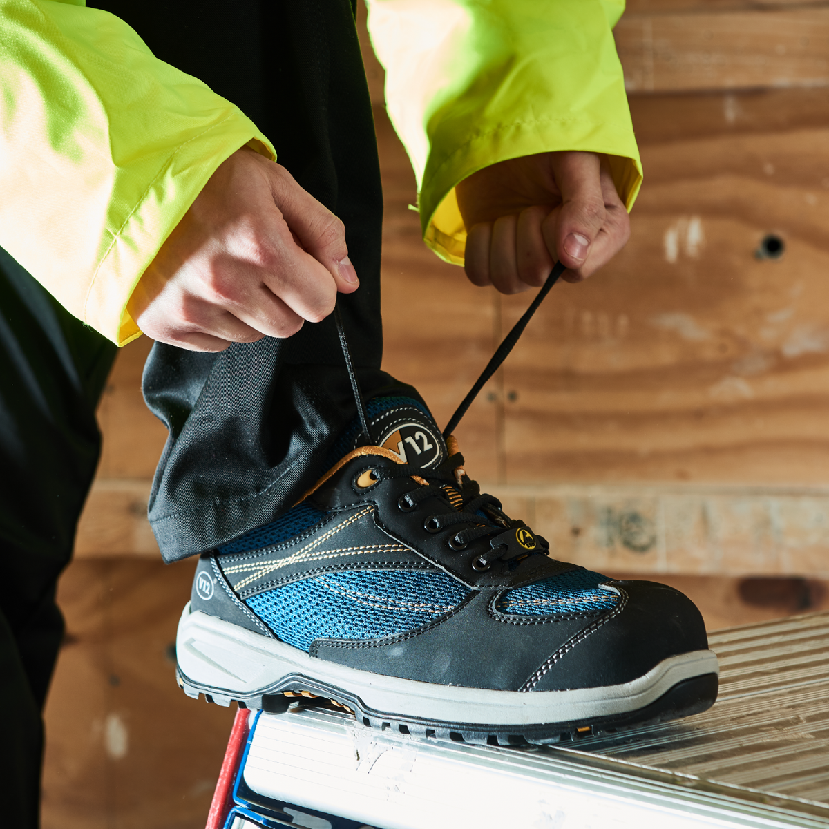 V12 Velocity IGS V1955 S1P SRC HRO safety boot in Cobalt – 1